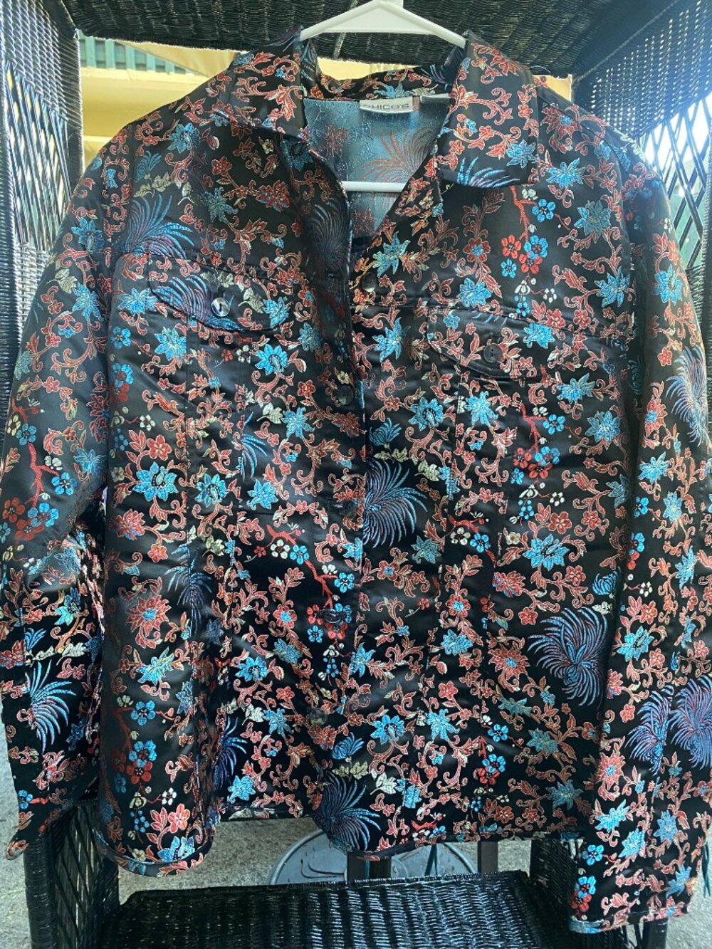 Beautiful Chicos sz 2 (12/large) womens jacket blazer